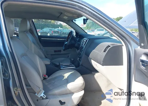 2006 Chrysler 300C из США, поврежденный, VIN 2C3KA63H96H365604